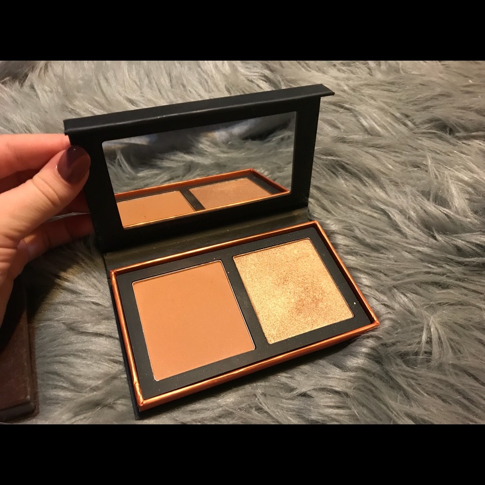 Alexis Ren Colourpop collab bronzer/highlight